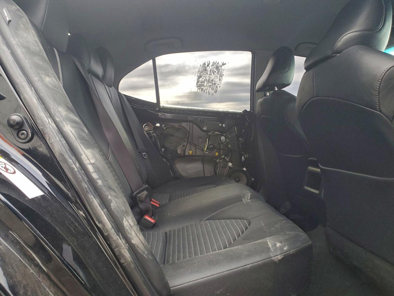2018 TOYOTA CAMRY L photo 10
