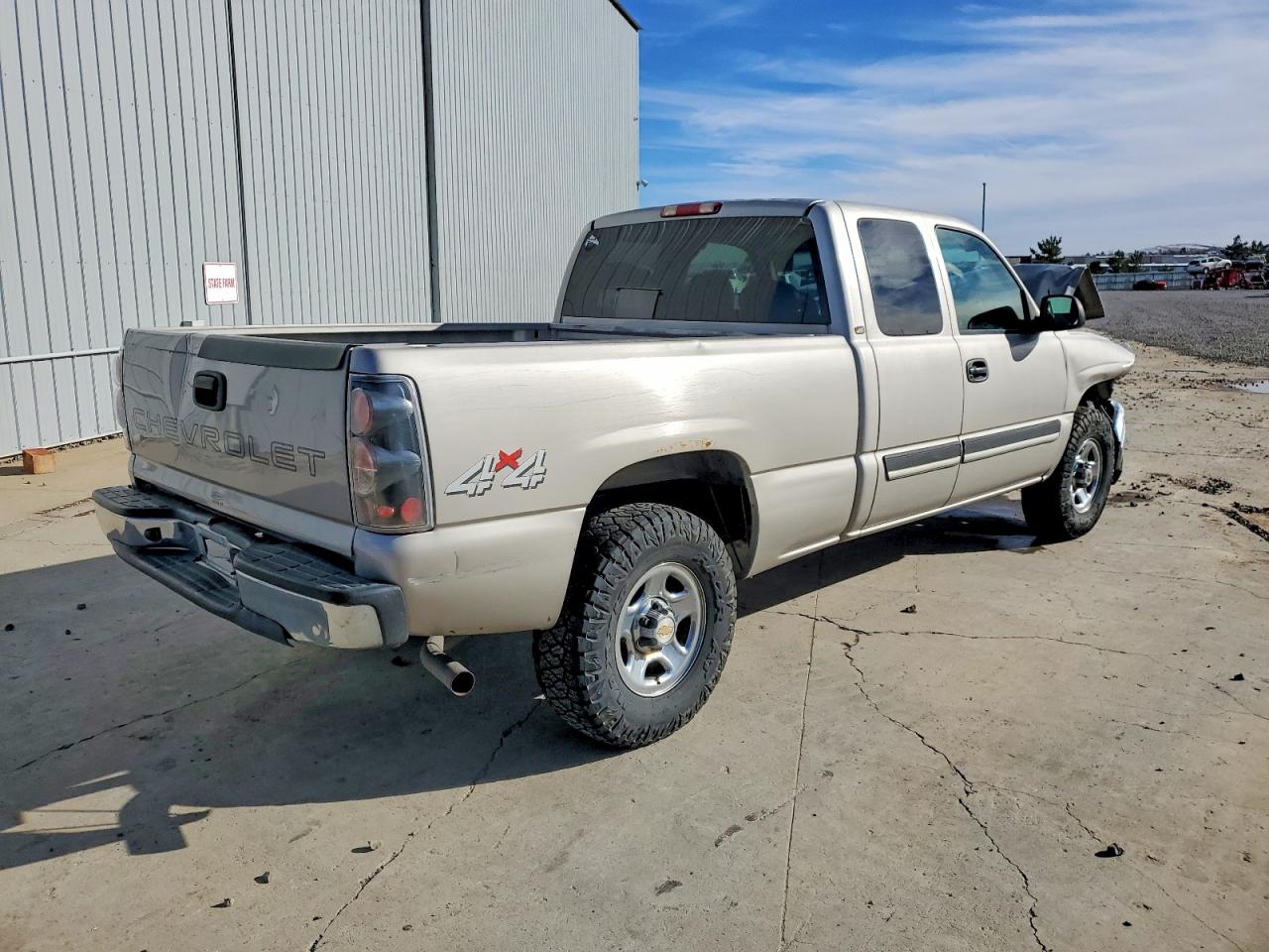2004 CHEVROLET SILVERADO K1500 photo 3