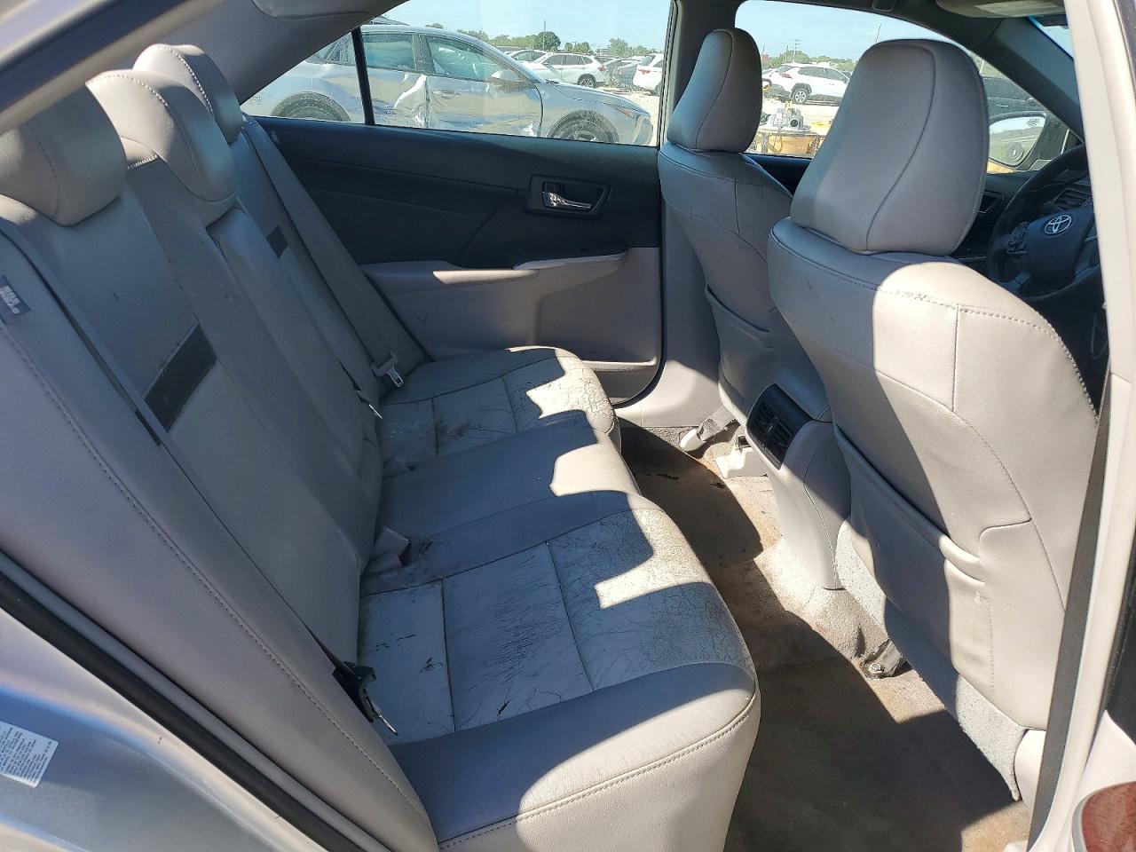 2014 TOYOTA CAMRY L photo 10