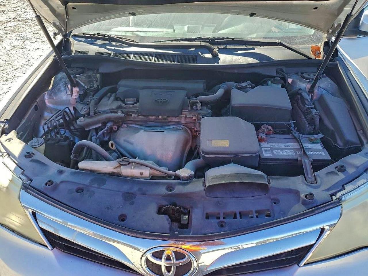 2014 TOYOTA CAMRY L photo 11