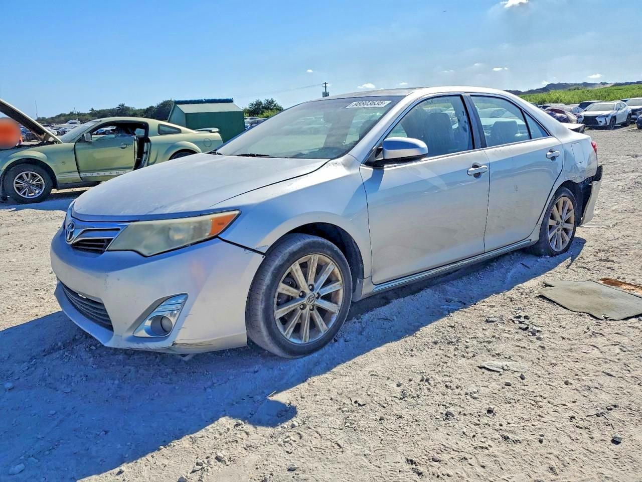 2014 TOYOTA CAMRY