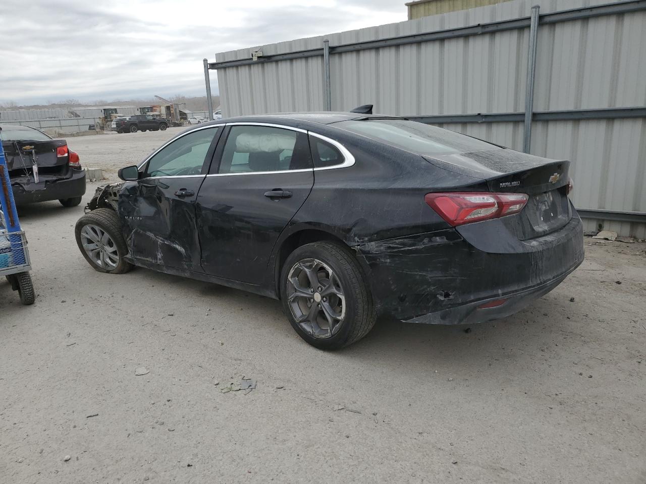 2021 CHEVROLET MALIBU LT photo 2