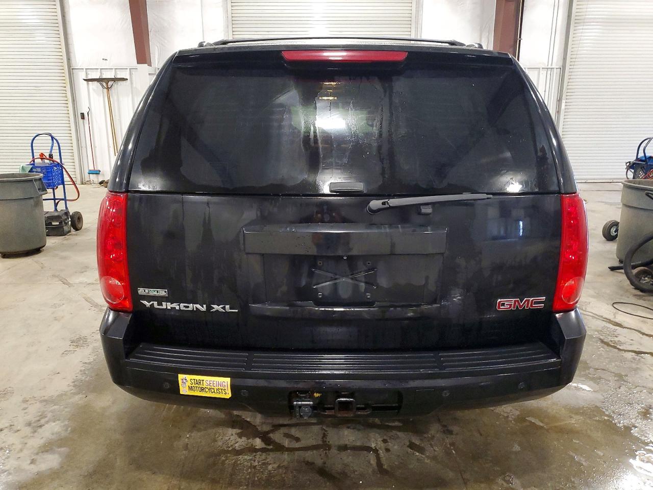 2011 GMC YUKON XL K1500 SLT photo 6