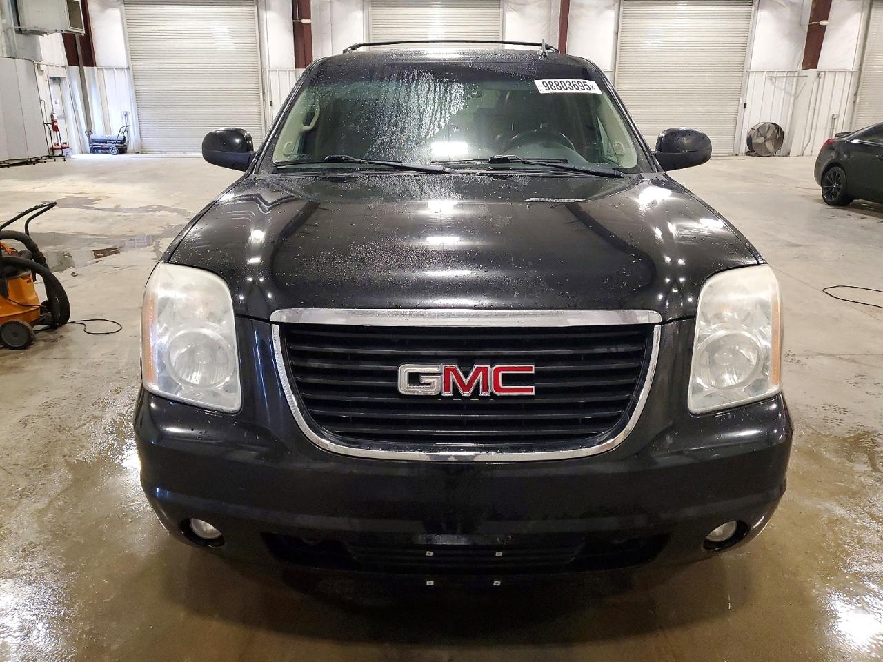 2011 GMC YUKON XL K1500 SLT photo 5