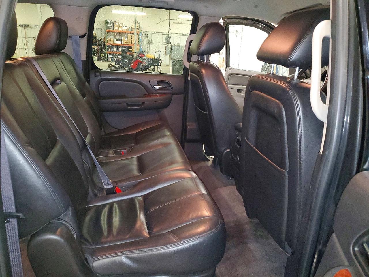 2011 GMC YUKON XL K1500 SLT photo 11