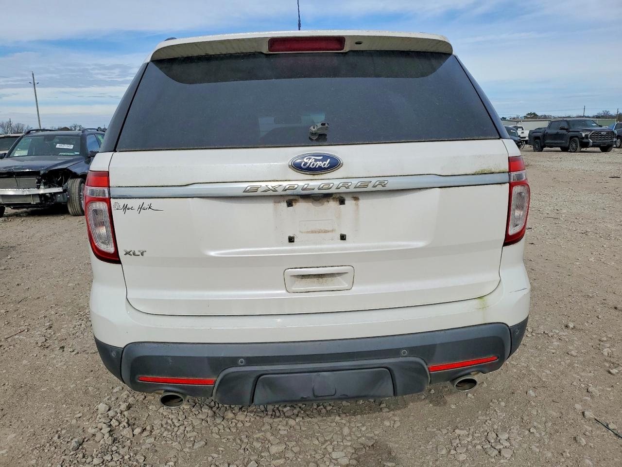 2011 FORD EXPLORER XLT photo 6