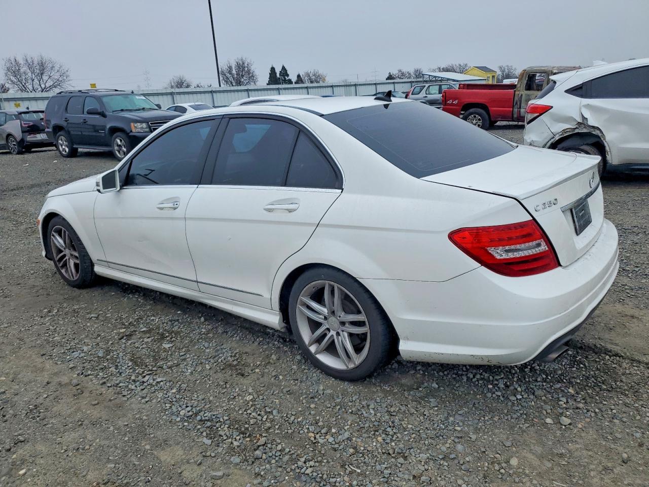 2013 MERCEDES-BENZ C 250 photo 2