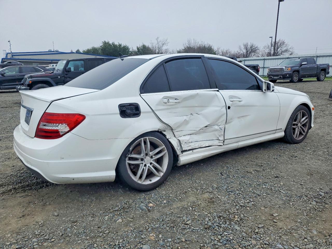 2013 MERCEDES-BENZ C 250 photo 3