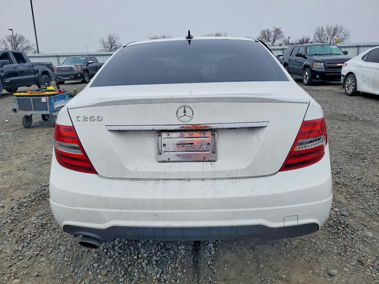 2013 MERCEDES-BENZ C 250 photo 6