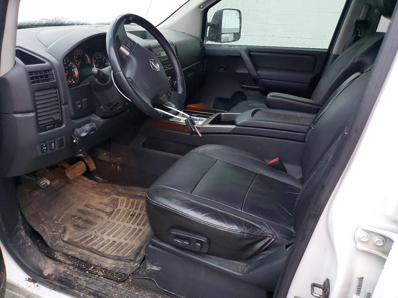 2010 NISSAN TITAN XE photo 7