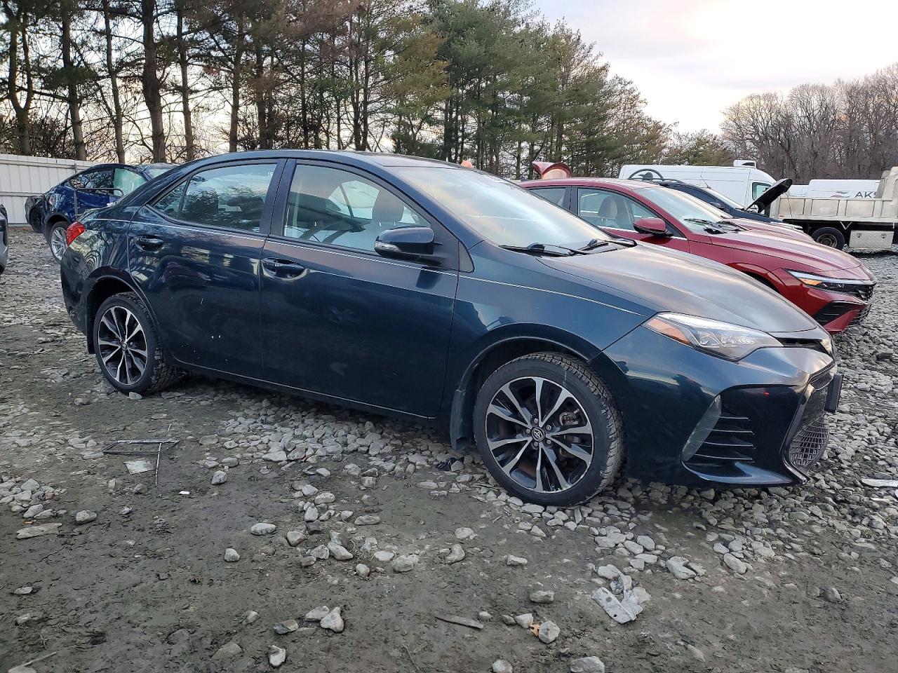 2017 TOYOTA COROLLA L photo 4