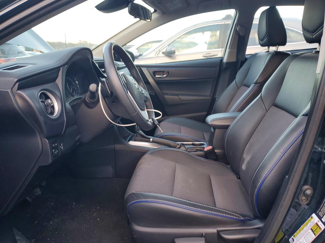 2017 TOYOTA COROLLA L photo 7