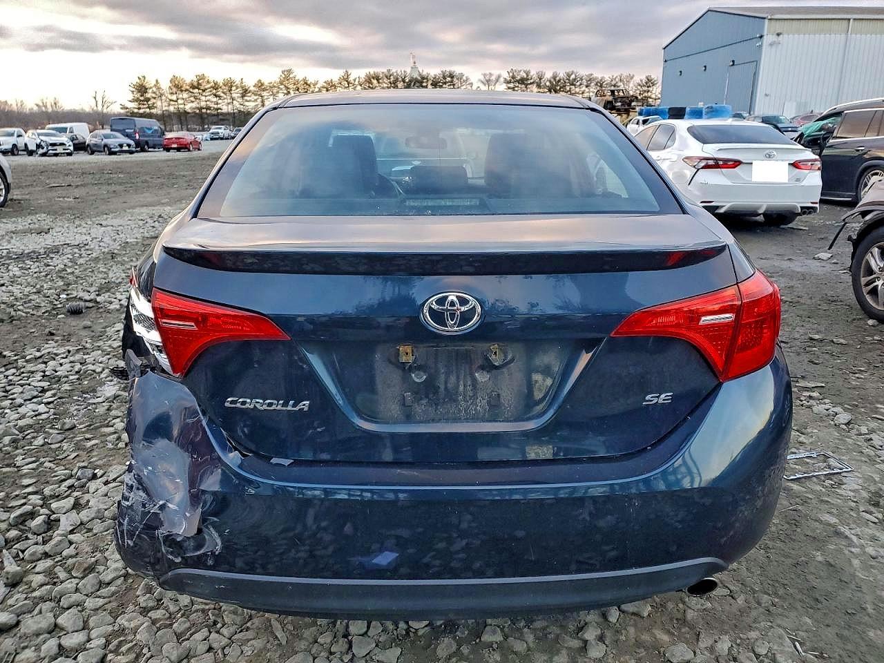 2017 TOYOTA COROLLA L photo 6