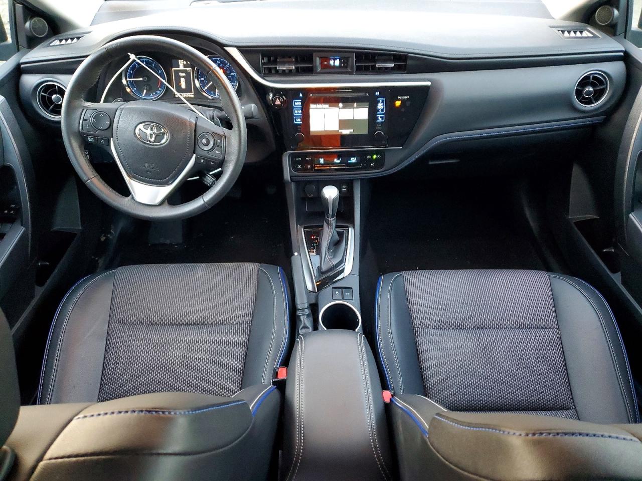 2017 TOYOTA COROLLA L photo 8