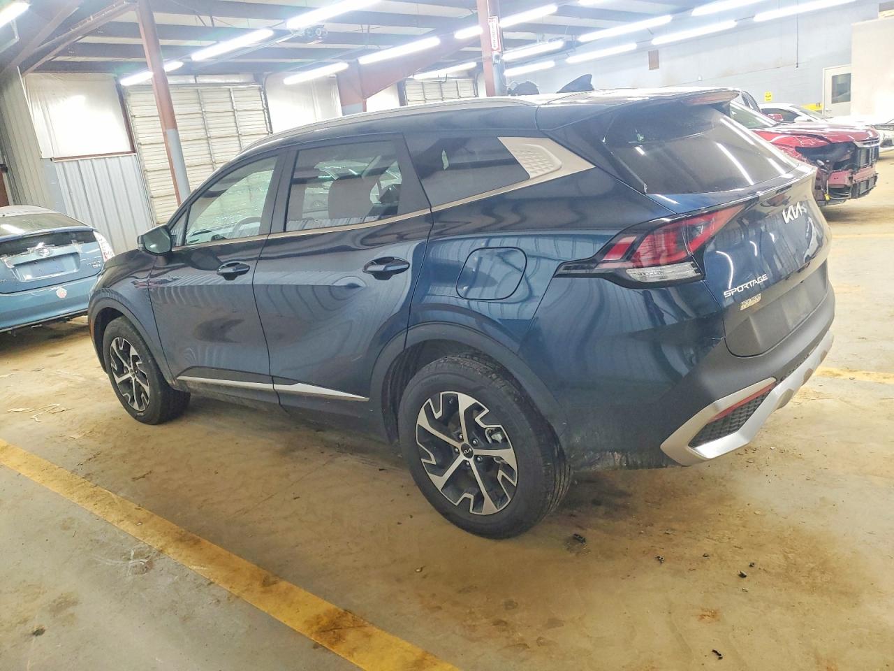 2025 KIA SPORTAGE photo 3