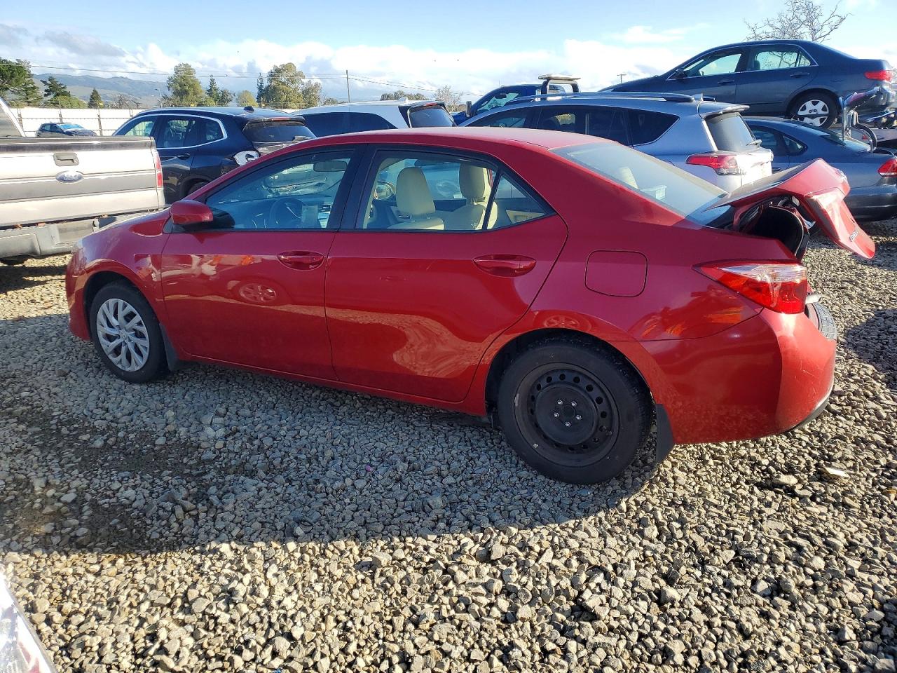2018 TOYOTA COROLLA L photo 2
