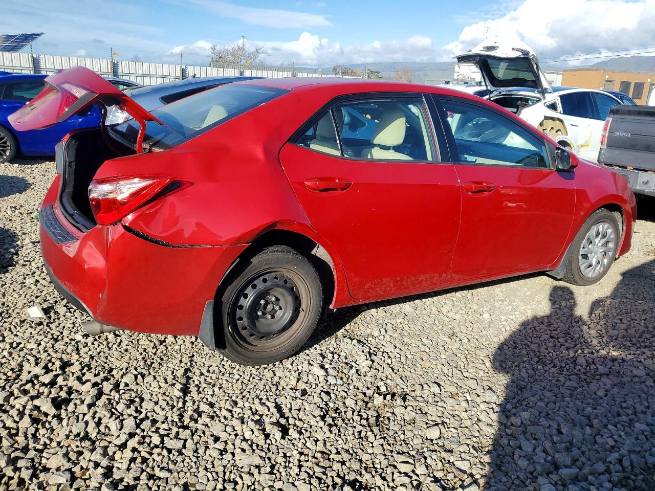 2018 TOYOTA COROLLA L photo 3
