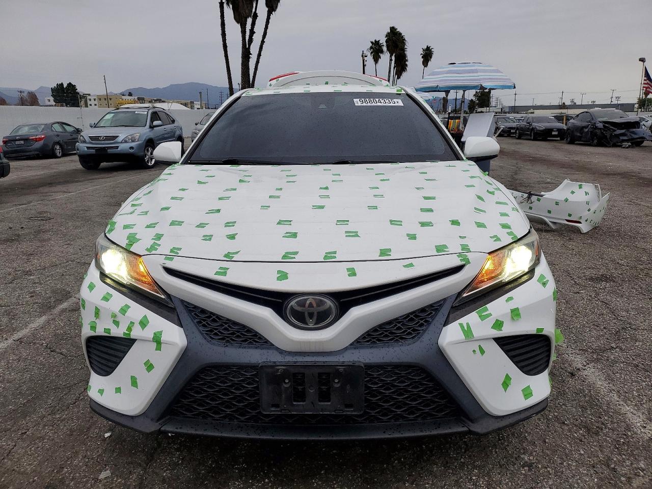 2020 TOYOTA CAMRY SE photo 5