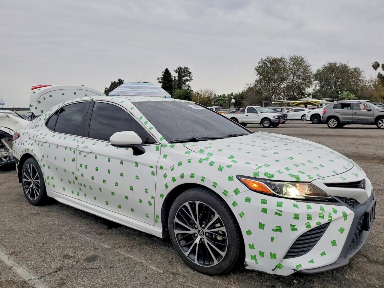 2020 TOYOTA CAMRY SE photo 4