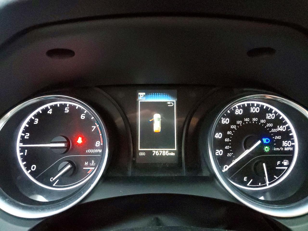 2020 TOYOTA CAMRY SE photo 9