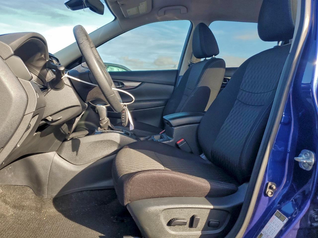2019 NISSAN ROGUE S photo 7