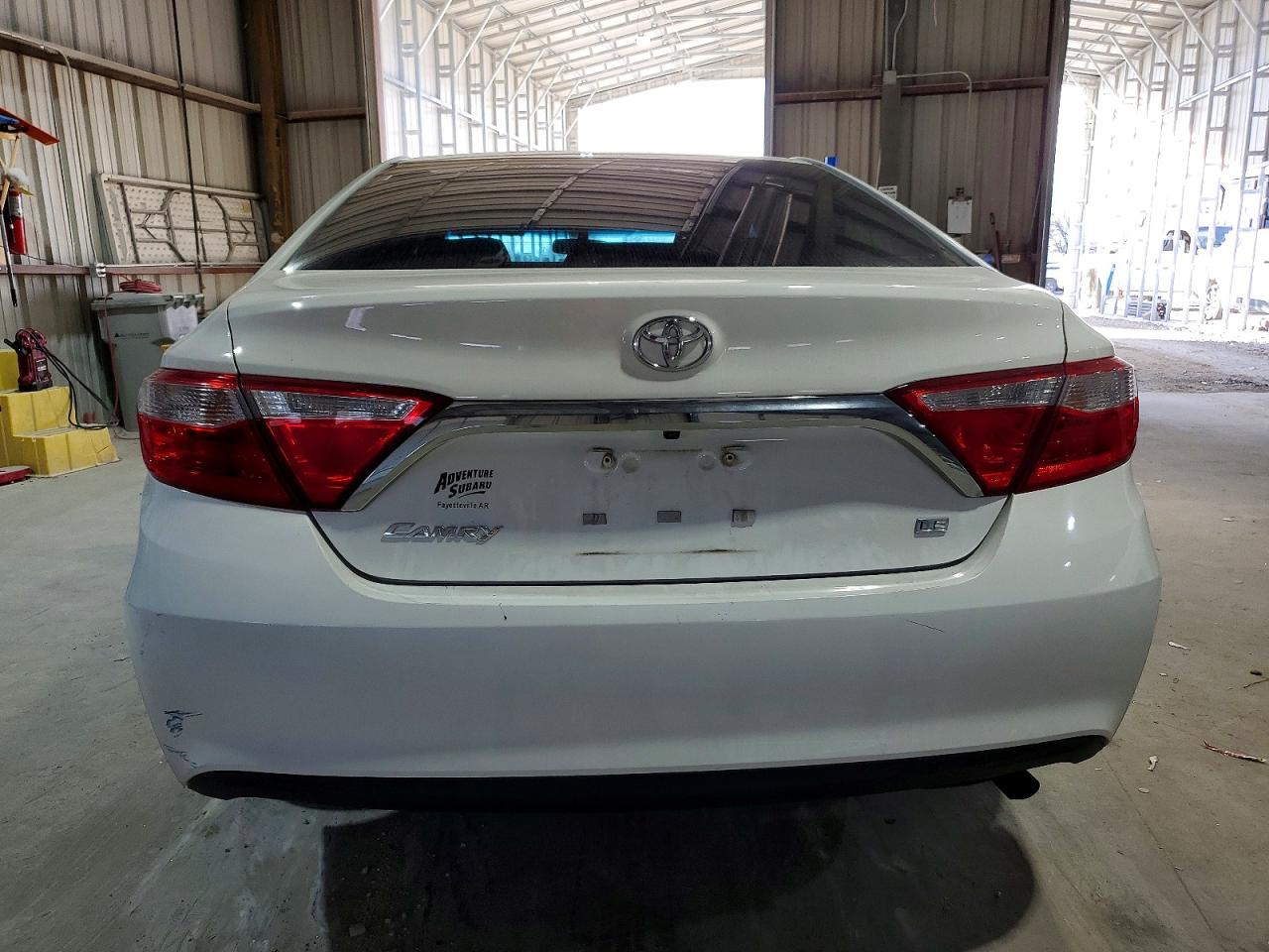 2015 TOYOTA CAMRY LE photo 6