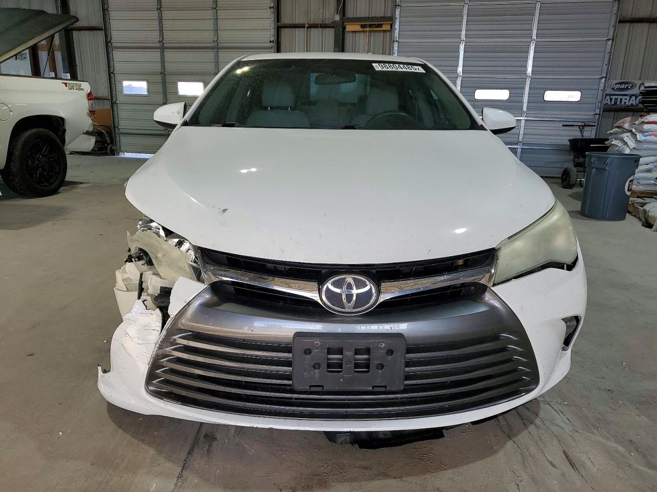 2015 TOYOTA CAMRY LE photo 5