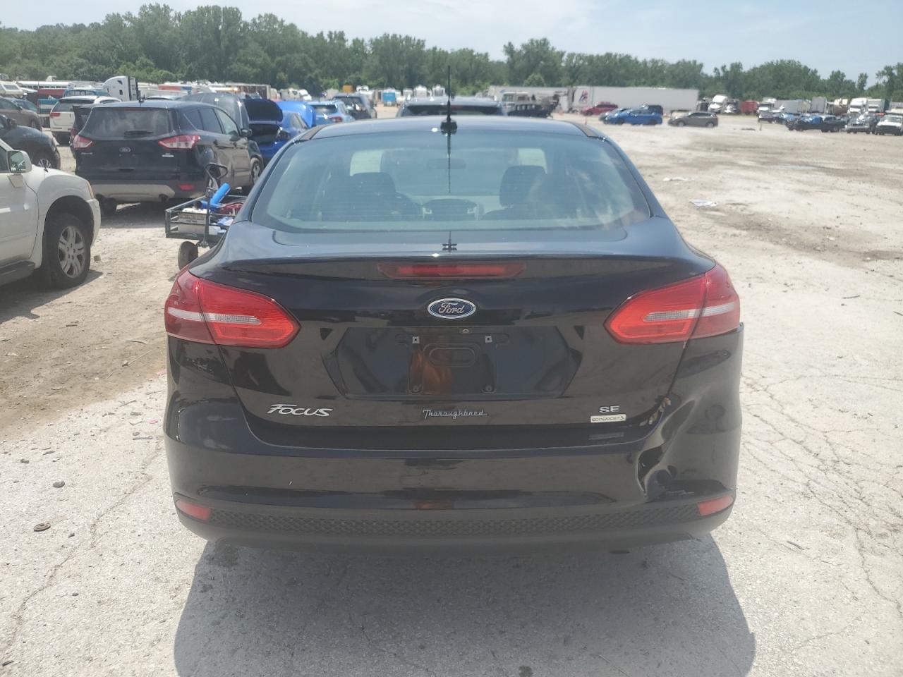 2018 FORD FOCUS photo 6