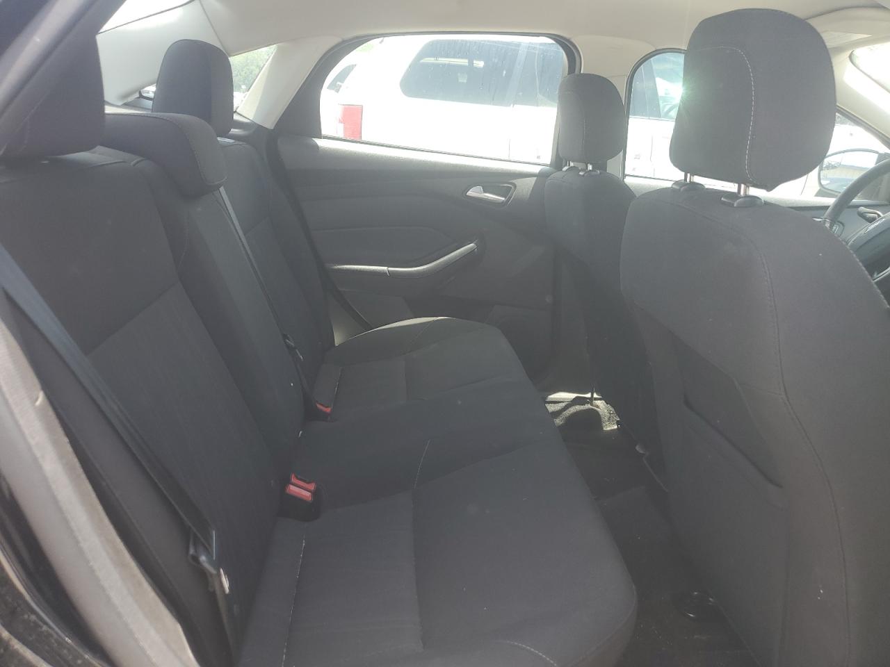 2018 FORD FOCUS photo 10