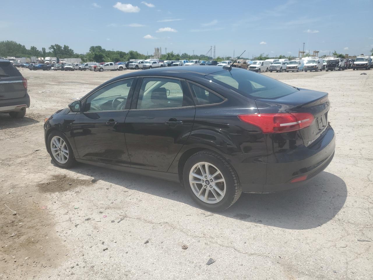 2018 FORD FOCUS photo 2