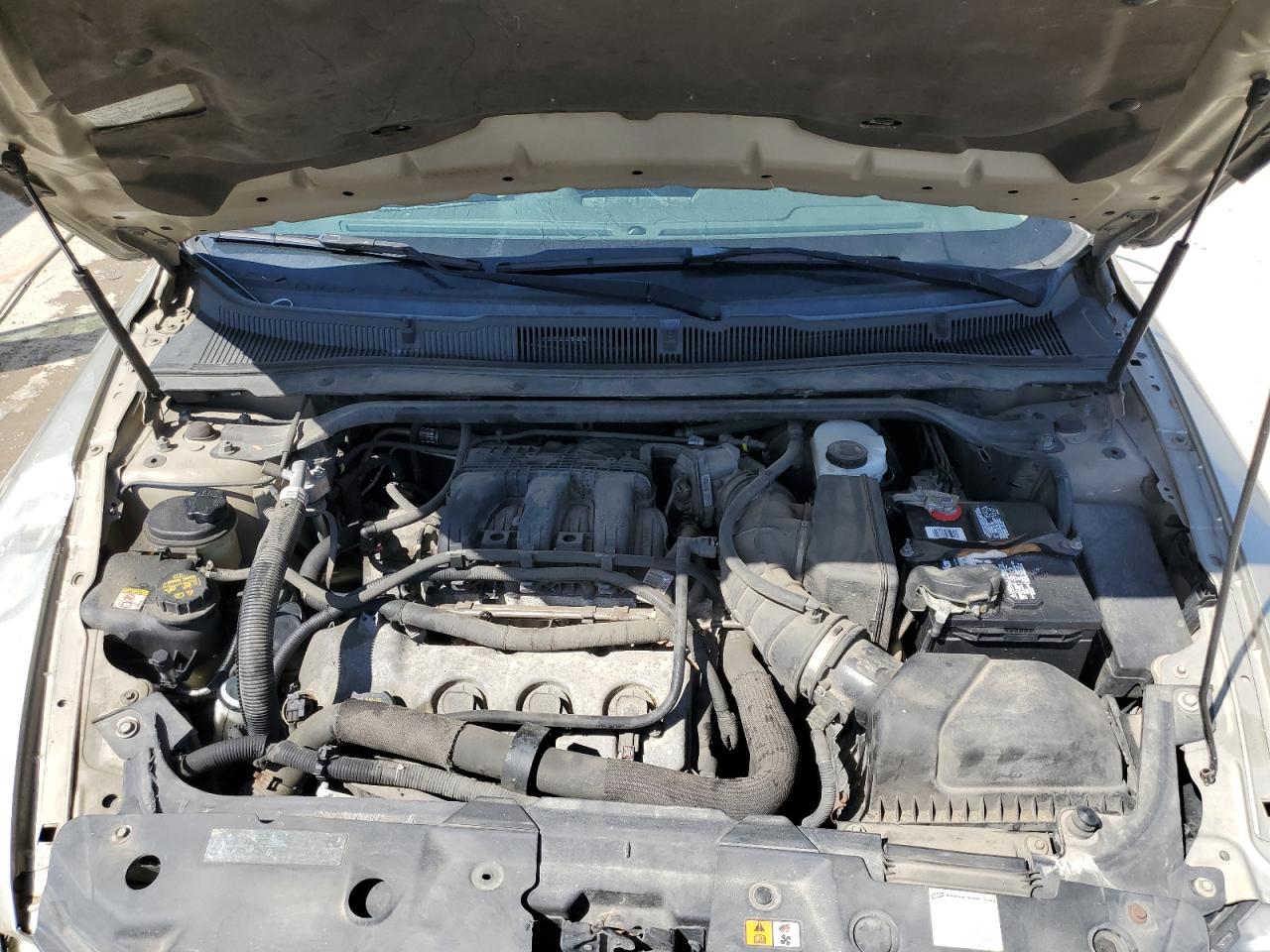 2010 FORD TAURUS SEL photo 11