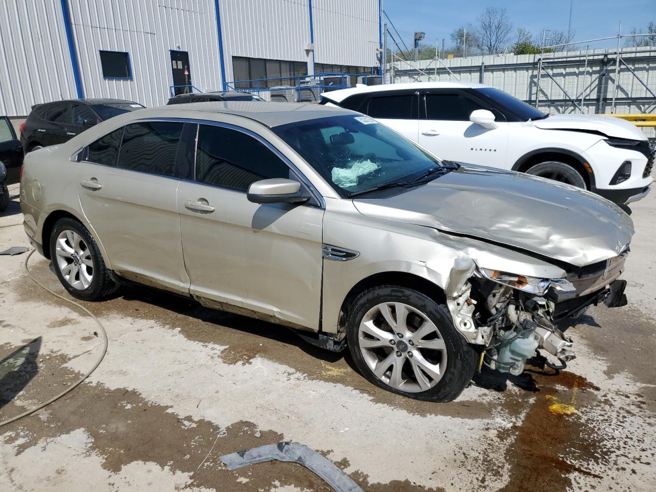 2010 FORD TAURUS SEL photo 4