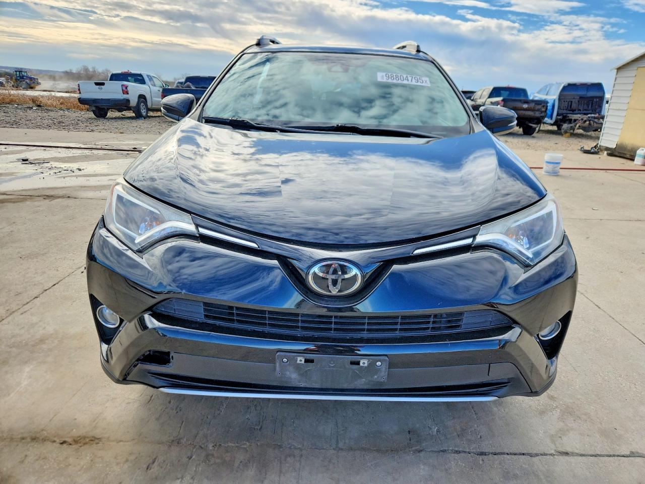 2017 TOYOTA RAV4 XLE photo 5