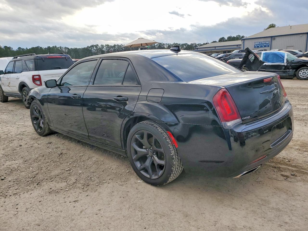 2021 CHRYSLER 300 TOURING photo 2