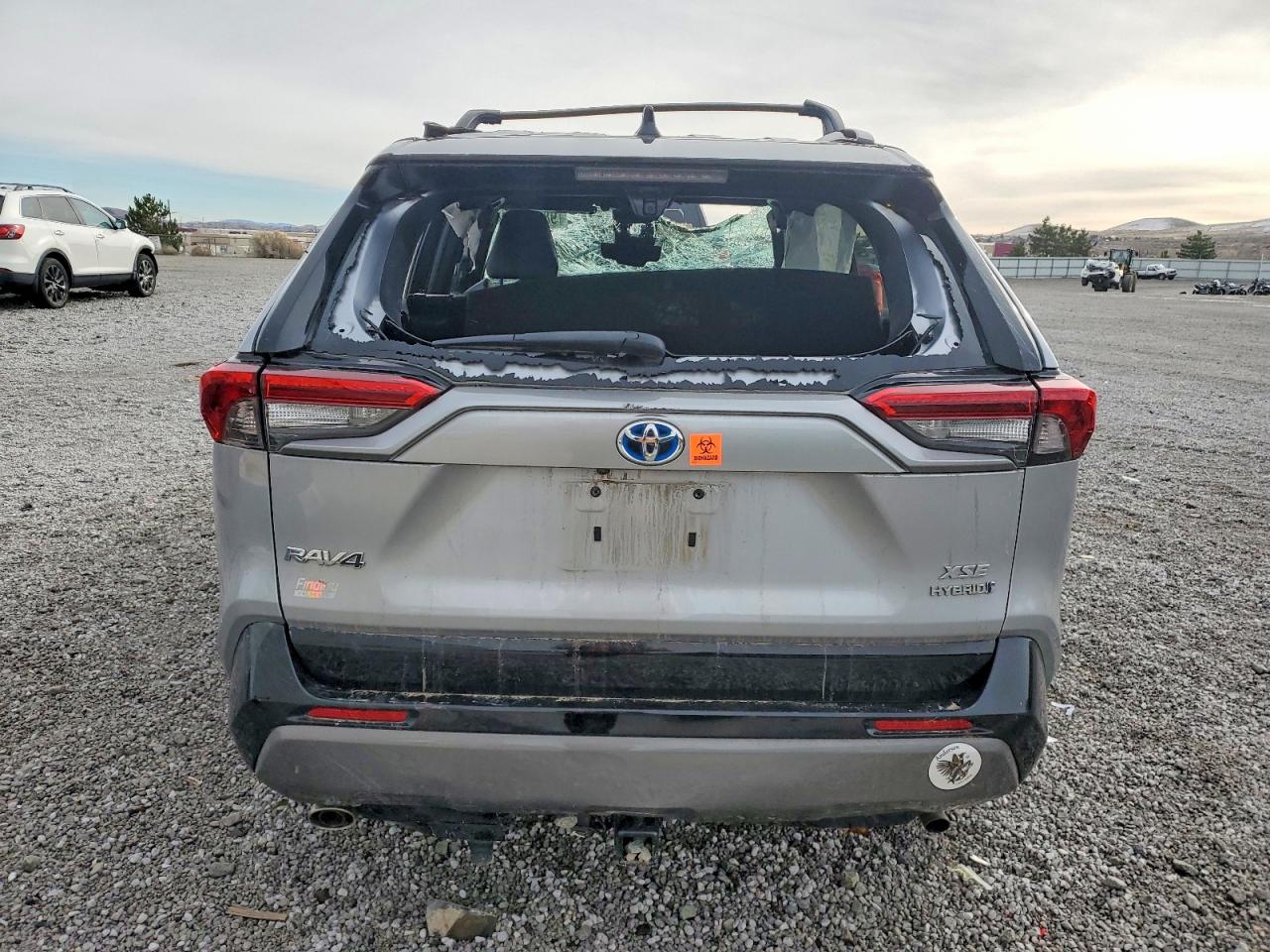2021 TOYOTA RAV4 XSE photo 6