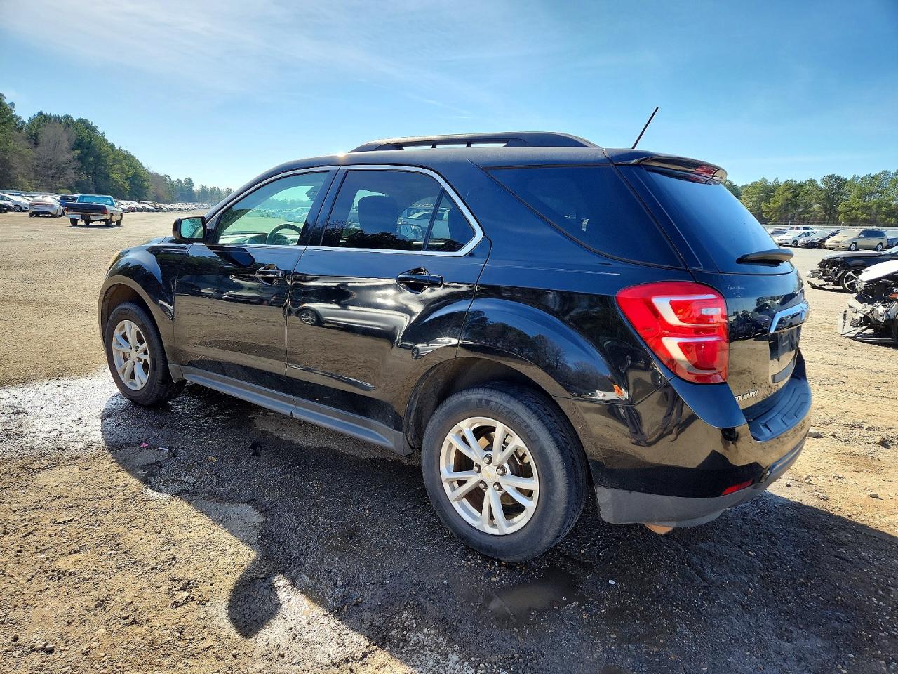 2017 CHEVROLET EQUINOX LT photo 2