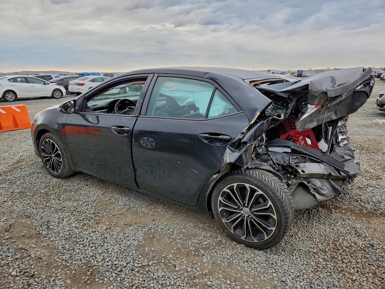 2014 TOYOTA COROLLA L photo 2