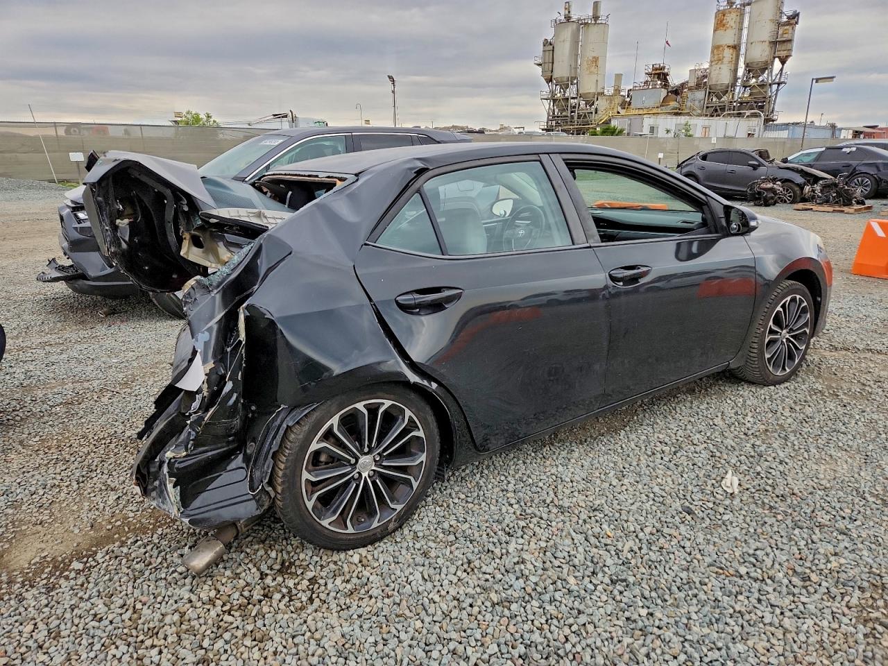 2014 TOYOTA COROLLA L photo 3