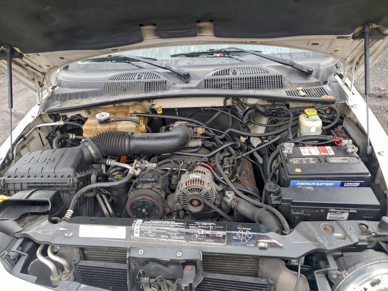 2004 JEEP LIBERTY SPORT photo 12