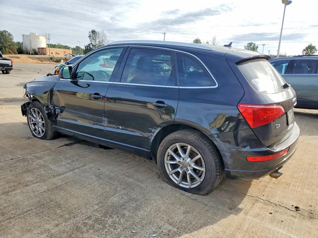 2010 AUDI Q5 PREMIUM PLUS photo 2