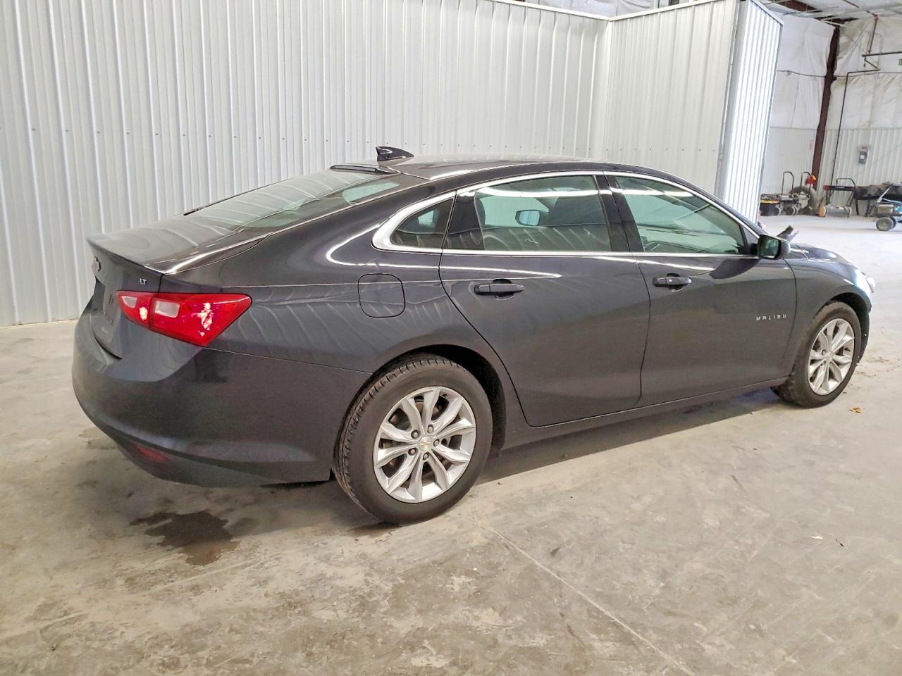 2023 CHEVROLET MALIBU LT photo 3