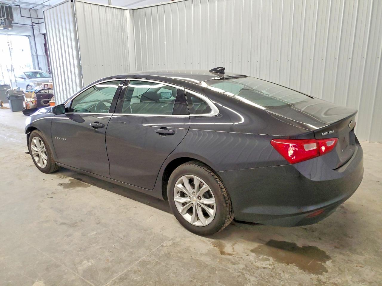 2023 CHEVROLET MALIBU LT photo 2