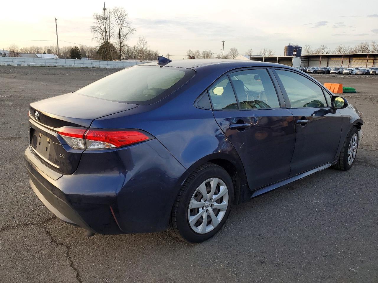 2020 TOYOTA COROLLA LE photo 3
