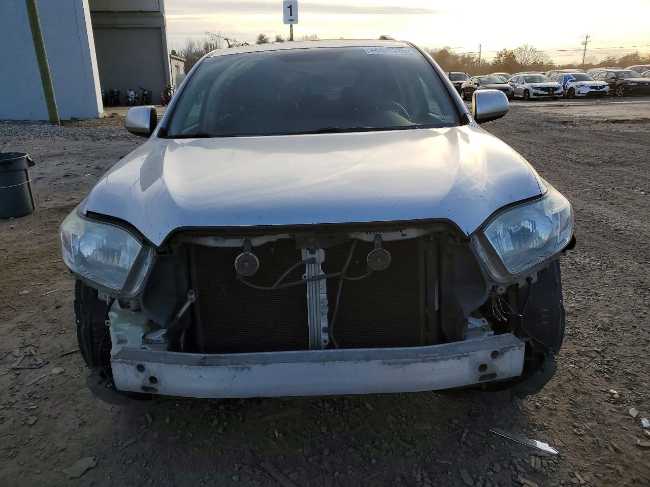2010 TOYOTA HIGHLANDER SE photo 5