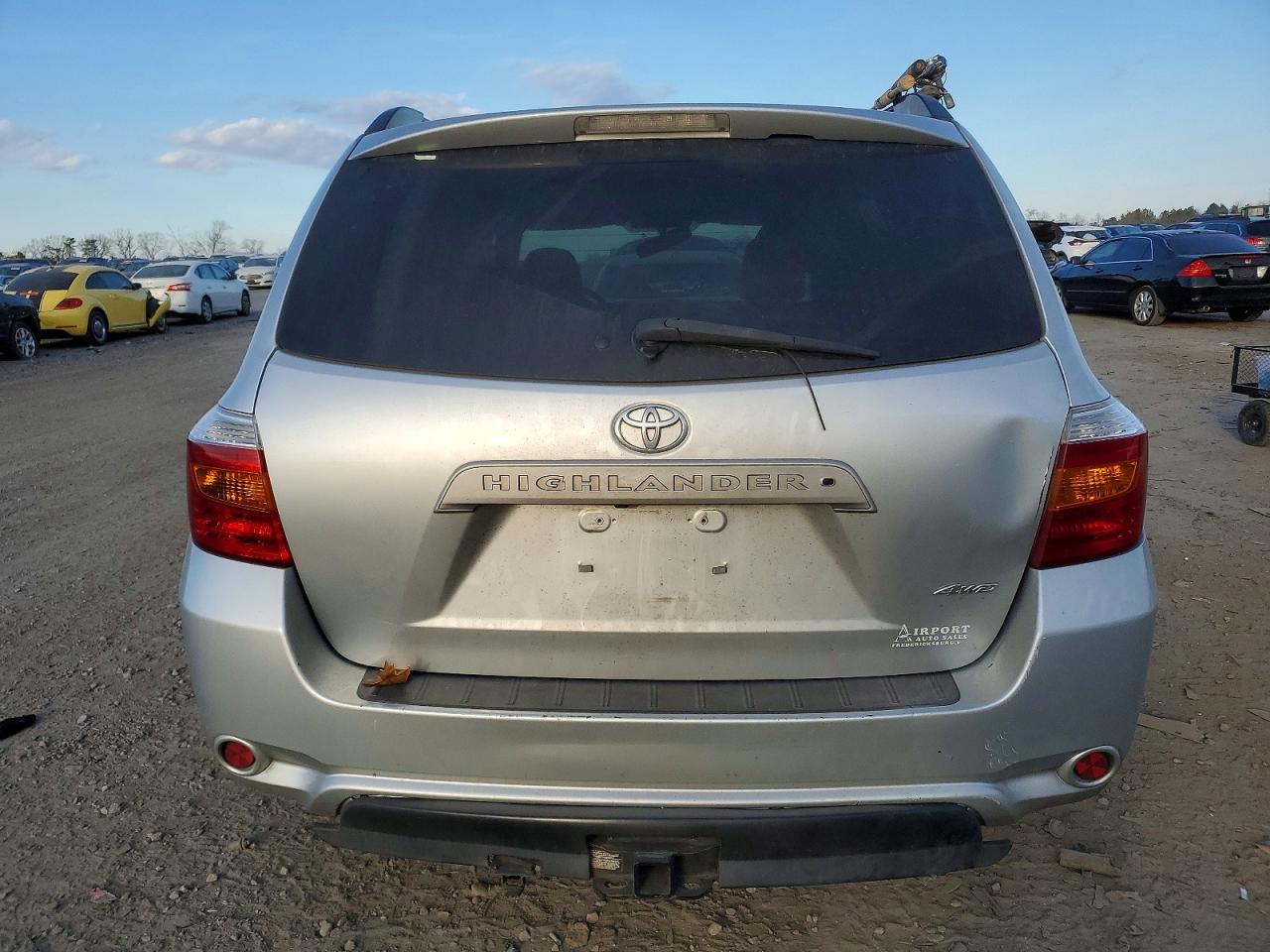 2010 TOYOTA HIGHLANDER SE photo 6
