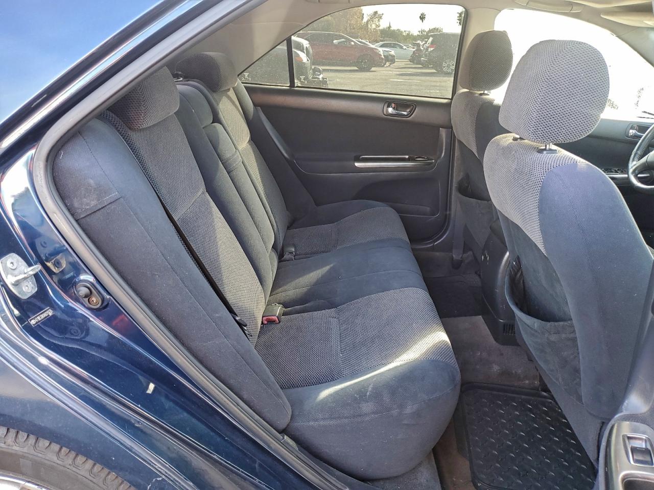 2004 TOYOTA CAMRY LE photo 10