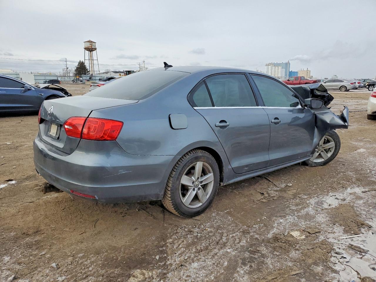 2013 VOLKSWAGEN JETTA TDI photo 3