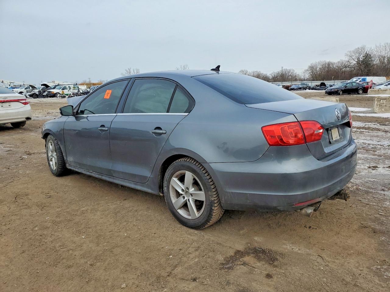 2013 VOLKSWAGEN JETTA TDI photo 2