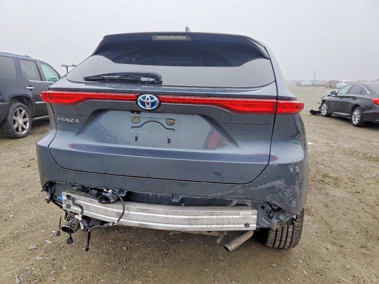 2023 TOYOTA VENZA LE photo 6