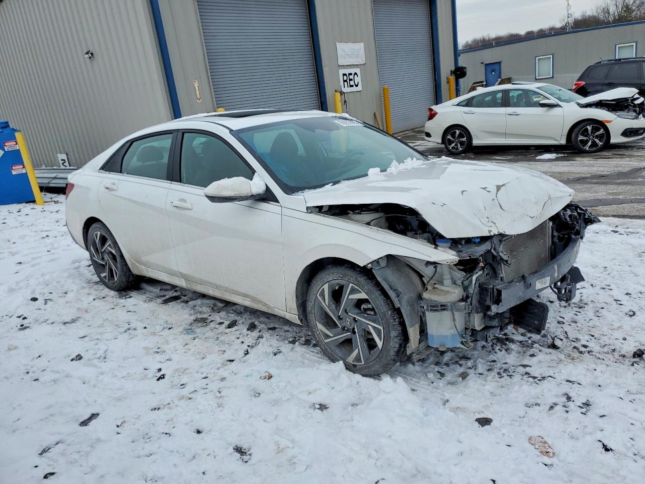 2024 HYUNDAI ELANTRA SEL photo 4